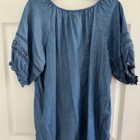 Women’s top - Picture 2 of 2